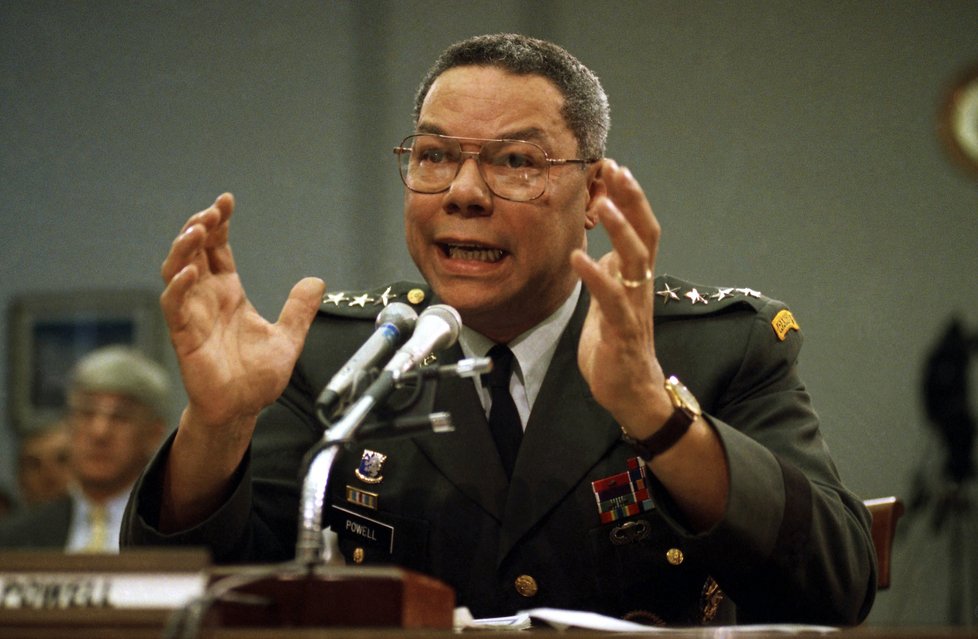 Zemřel Colin Powell, bývalý republikánský ministr zahraničí USA