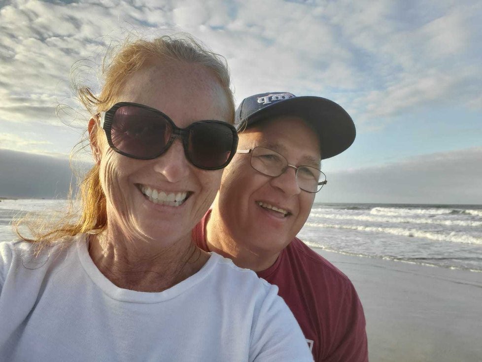 Zdravotní bratr Steven podlehl covidu. Odpůrce očkování psal poezii o tom, aby se lidé „nenechávali bodnout“ Zdravotní bratr Steven podlehl covidu. Odpůrce očkování psal poezii o tom, aby se lidé „nenechávali bodnout“