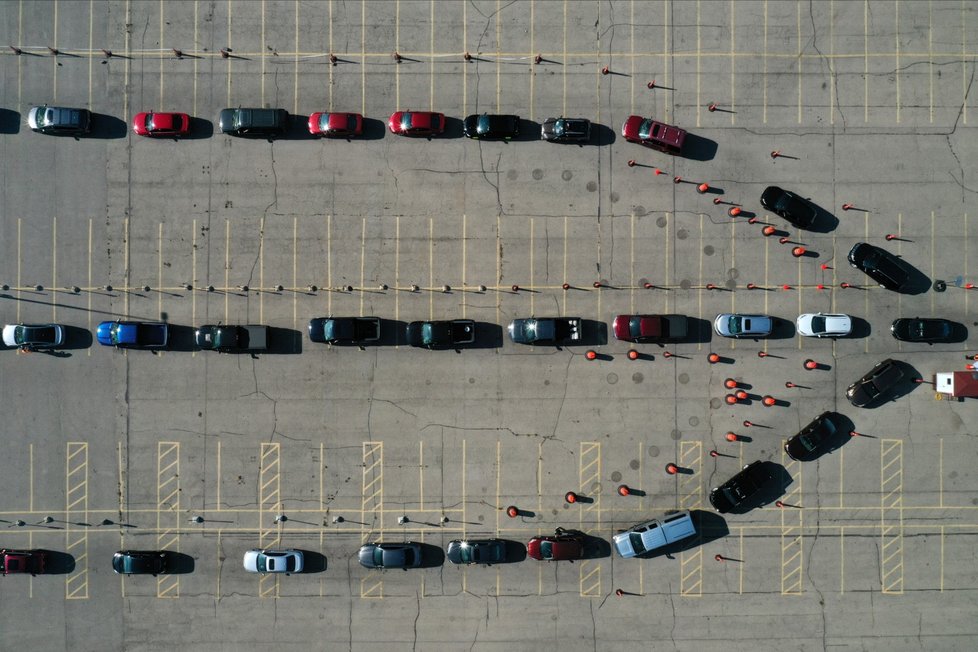 Obří fronta na testování v americkém státě Wisconsin