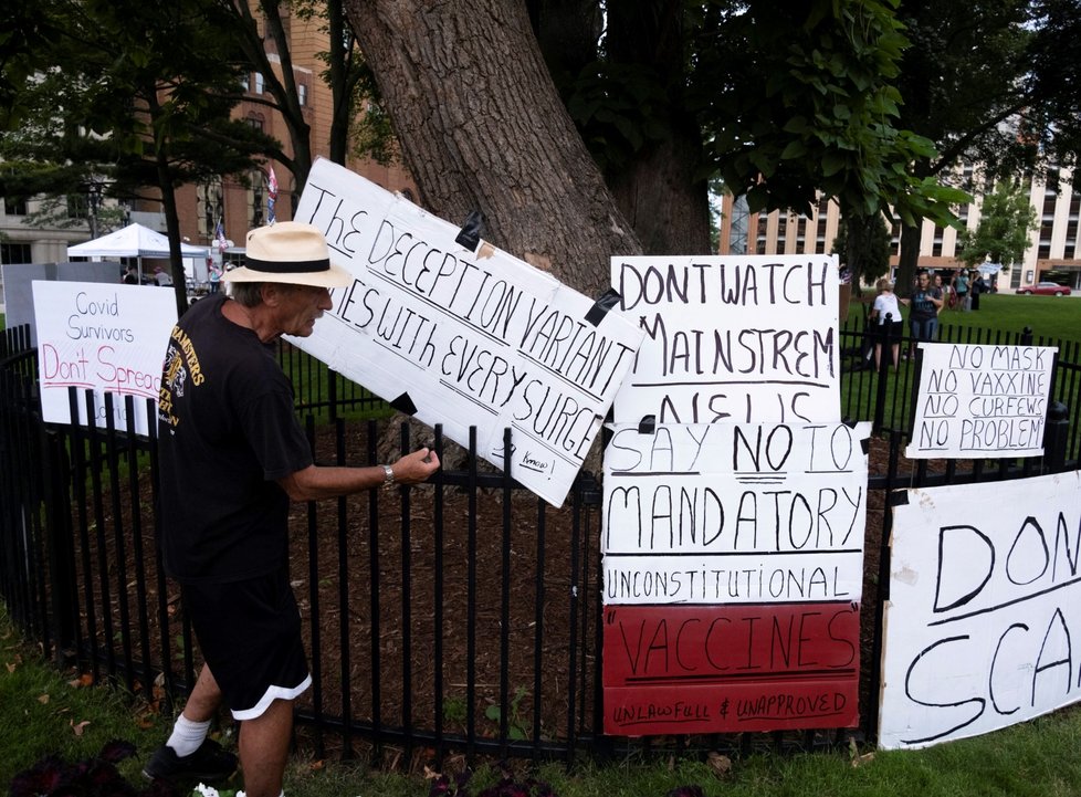 Protesty proti povinnému očkování v Americe Protesty proti povinnému očkování v Americe