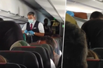 Vzteklého chlapce (13) v letadle svázali lepicí páskou.