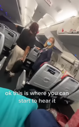 Pasažéři byli vyzváni, aby si sedli.