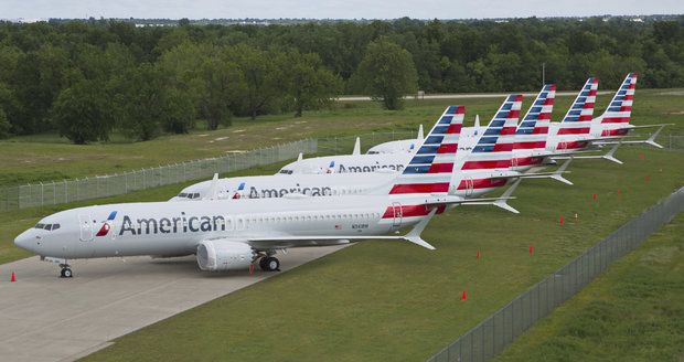 Boeingy 737 MAX 8 nevzlétnou v USA ani v září. Na léto chybí i českým turistům