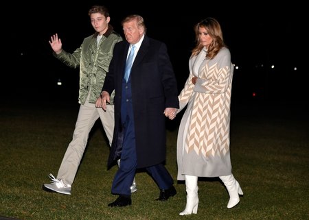 Prezident USA Donald Trump společně s manželkou Melanií a synem Barronem.
