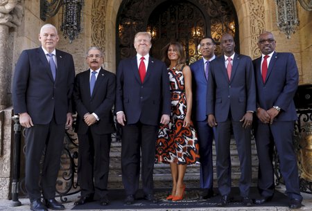 Prezident Trump s první dámou Melanií Trumpovou na Floridě hostili představitele karibských zemí.