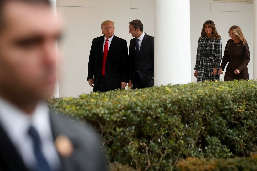 Prezident USA Donald Trump společně s manželkou Melanií v Bílém domě hostili řeckého premiéra Kyriakose Mitsotakise s chotí.