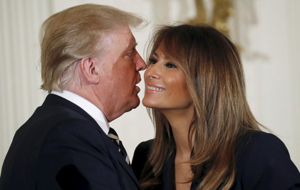 Vzácná chvilka: Melania Trumpová s úsměvem