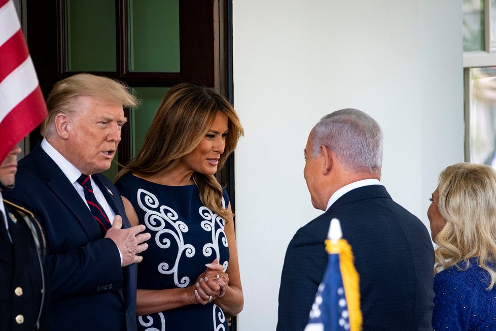 Prezident USA Donald Trump s manželkou Melanií, na snímku s izraelským premiérem Benjaminem Netanjahuem a jeho ženou Sarou