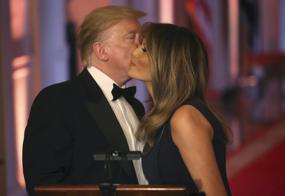 Prezident USA Donald Trump s manželkou Melanií.