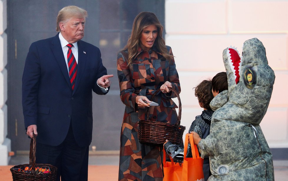 Prezident USA Donald Trump s manželkou Melanií o Halloweenu.