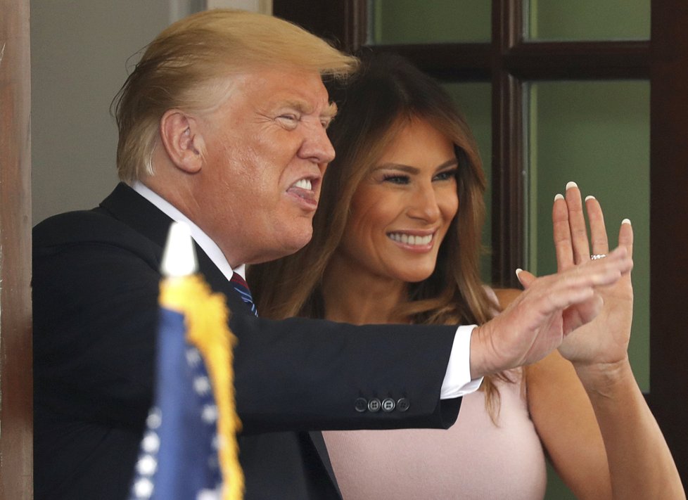 Americký prezident Donald Trump a jeho manželka Melania v Bílém domě přivítali keňského prezidenta Uhuru Kenyattu a jeho ženu Margaret.