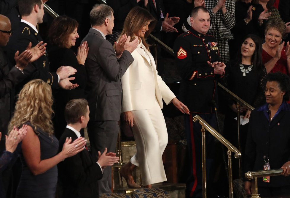 Melania Trump v Kongresu, během manželova projevu.