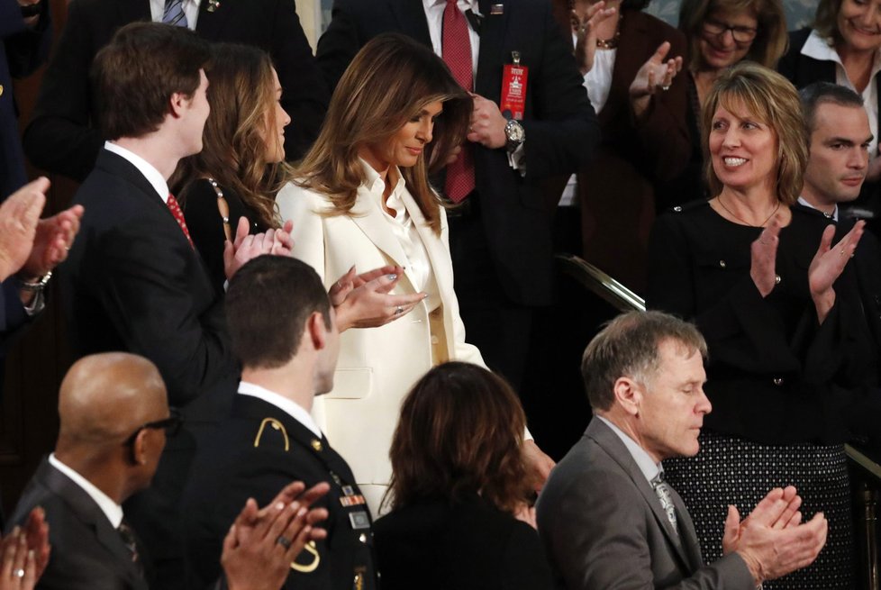 Melania Trump v Kongresu, během manželova projevu.