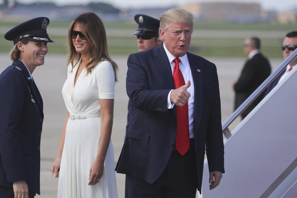 Prezident Trump s manželkou Melanií.