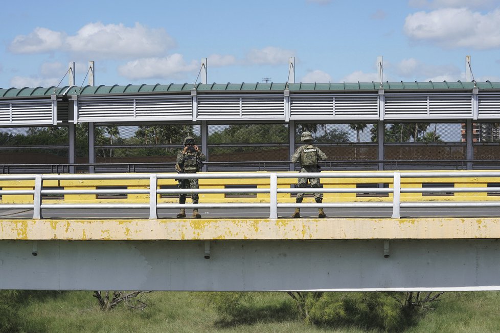 Američané bedlivě střeží jižní i severní hranice.