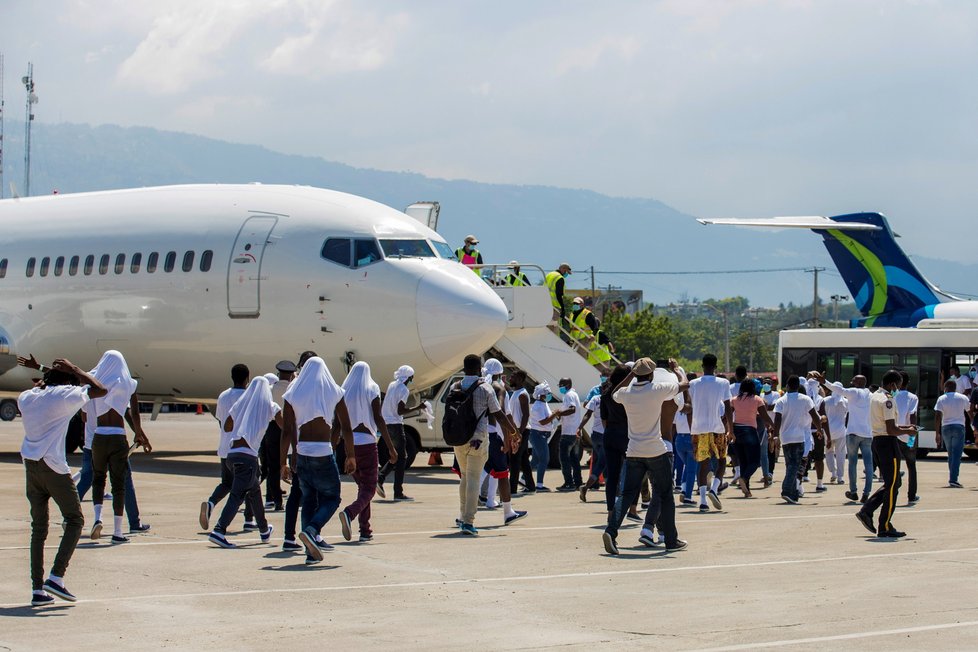 USA čelí kritice za postoj k haitským migrantům.