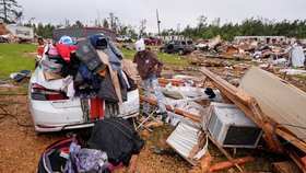 Mississippi zpustošily ničivé bouře a nejméně tři tornáda.