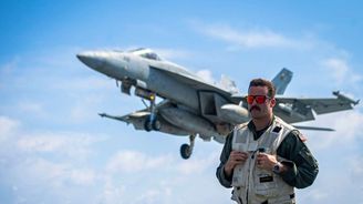 USA vs. Čína: Kdo vládne oceánům v roce 2025 a jak se Pepsi stala majitelem jedné z největších flotil světa USA vs. Čína: Kdo vládne oceánům v roce 2025 a jak se Pepsi stala majitelem jedné z největších flotil světa