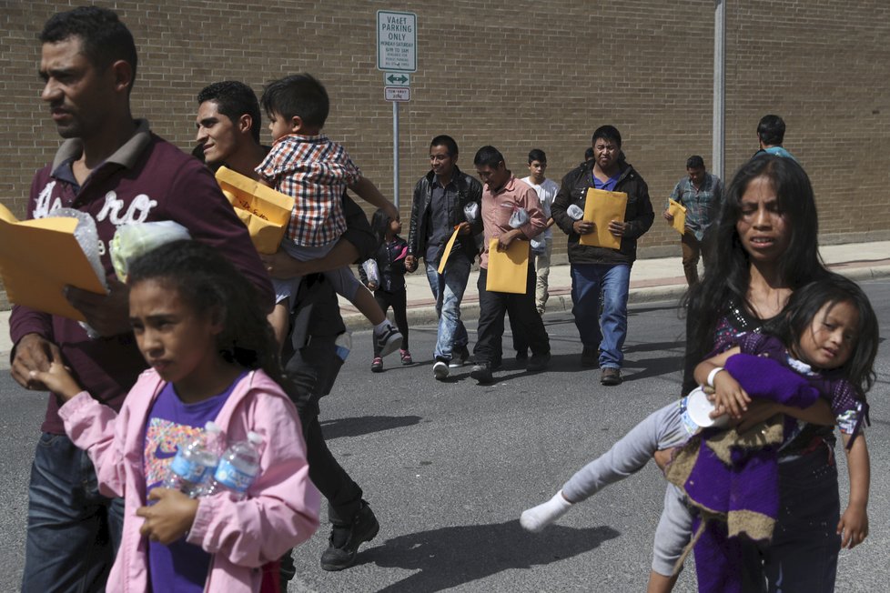 Trump pohrozil, že je připraven kvůli migraci ochromit vládu