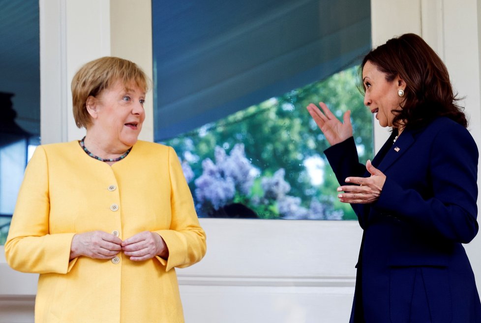Německá kancléřka Angela Merkelová s viceprezidentkou USA Kamalou Harrisovou.