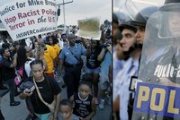 Nepokoje v USA: Týden po smrti mladíka vyhlášen zákaz vycházení ve Fergusonu!