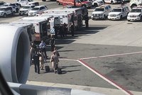 Poplach na letišti v New Yorku: Let z Dubaje byl v karanténě, 10 lidí skončilo v nemocnici