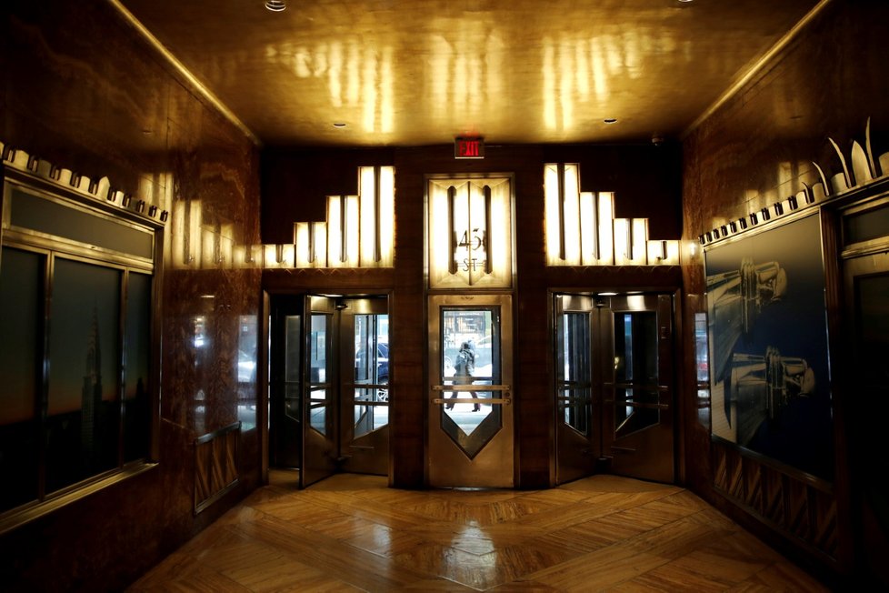 Legendární newyorský mrakodrap, téměř devadesátiletý Chrysler Building, je na prodej.  (9.1.2019)