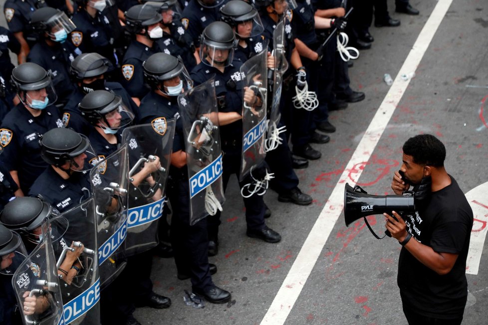 Policie v New Yorku čelí obviněním, že unáší demonstranty