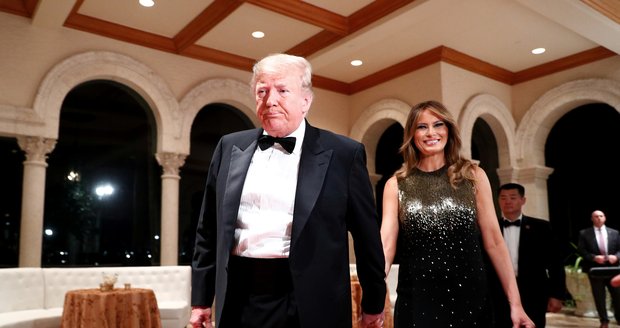 Donald a Melania Trumpovi neuspěli s aukcí. Za kryptoměny nabízeli i klobouk první dámy