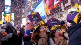 Times Square v New Yorku patří mezi hlavní místa oslav příchodu nového roku v USA. Ani 1. 1. 2020 nebyl výjimkou.