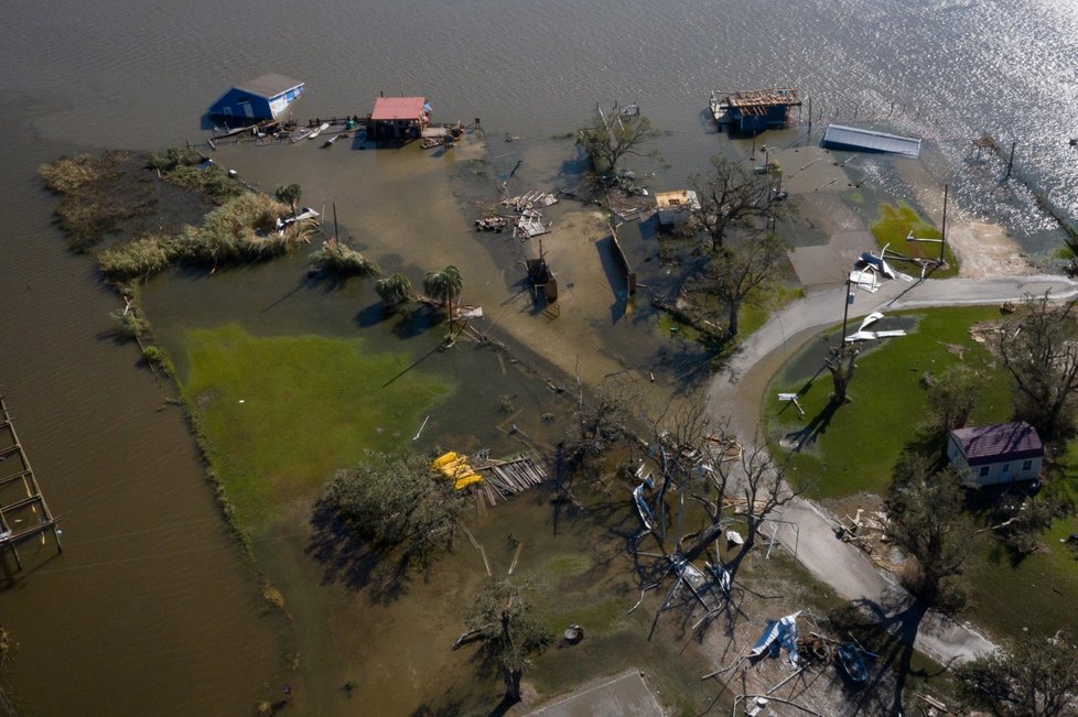Následky bouře Lara v americkém státě Louisiana