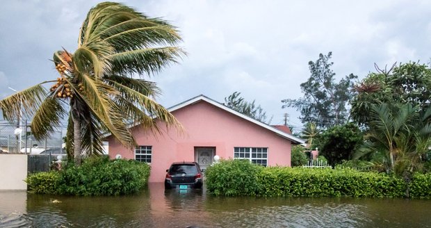 20 obětí hurikánu. Dorian sílí a míří na Kanadu