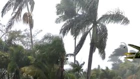 Havaj postihly záplavy.