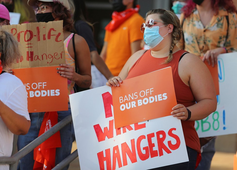 Texasané protestují proti zákonu, který drasticky omezuje potraty