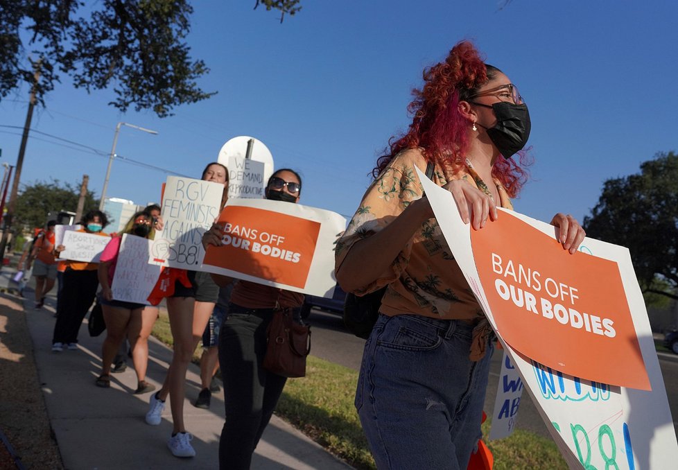 Texasané protestují proti zákonu, který drasticky omezuje potraty