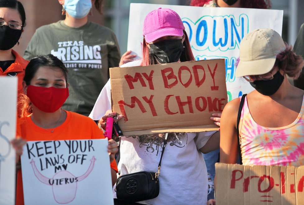 Texasané protestují proti zákonu, který drasticky omezuje potraty