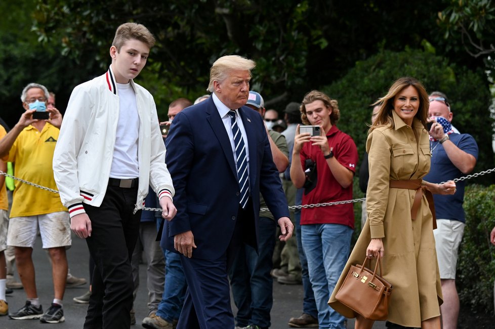 Prezident USA Donald Trump s manželkou Melanií a synem Barronem