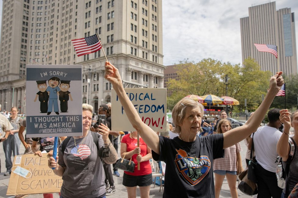 USA: Protesty proti covidovým opatřením.