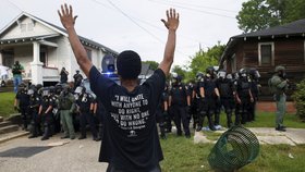 V USA zažili čtvrtou noc protestů proti policejnímu násilí.