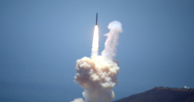 USA úspěšně vyzkoušely protiraketový štít. Má je bránit proti střelám Kima