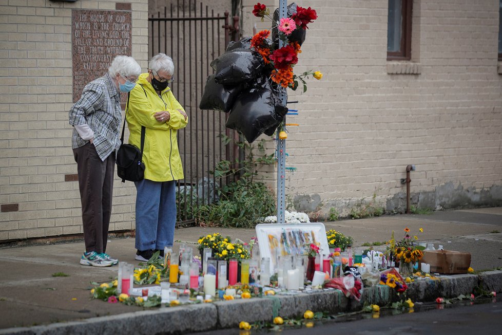 Smutek za zesnulého Afroameričana Daniela Prudea v americkém Rochesteru