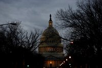 Shutdown v USA se blíží konci? Americký senát schválil zákon, který otevírá cestu