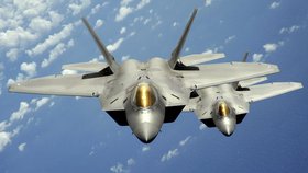 USA vyšlou do Evropy stíhačky F-22 Raptor.