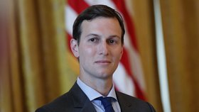 Zeť amerického prezidenta Donalda Trumpa Jared Kushner získal po roce bezpečnostní prověrku.