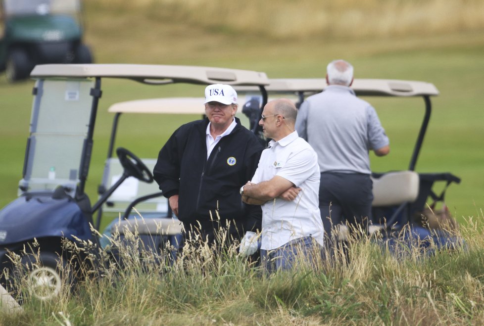 Americký prezident Donald Trump na golfu ve Skotsku (15. 7. 2018)