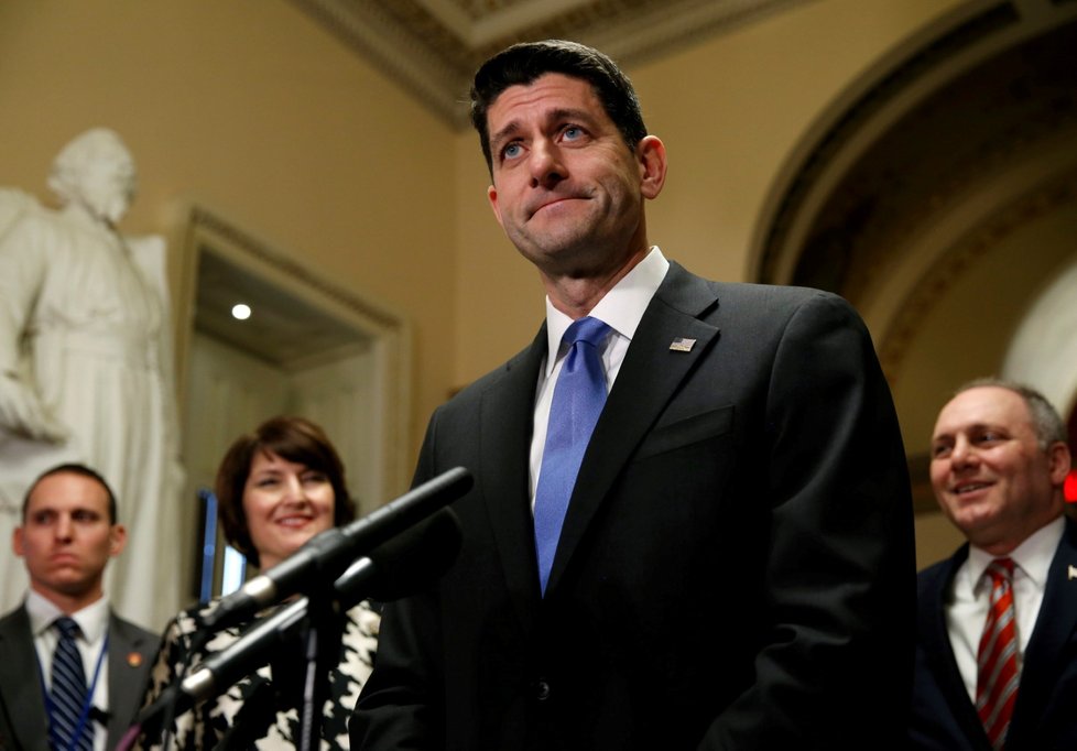 Republikáni slaví, Sněmovnou reprezentantů protlačili svou daňovou reformu.