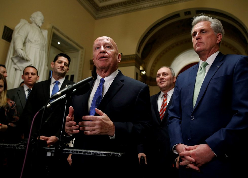 Republikáni slaví, Sněmovnou reprezentantů protlačili svou daňovou reformu.