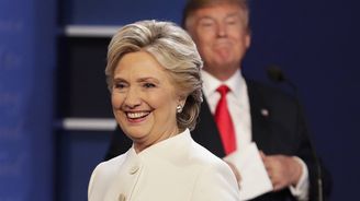 Trump by byl Putinovou loutkou, řekla v debatě Clintonová. Podle průzkumu ji vyhrála