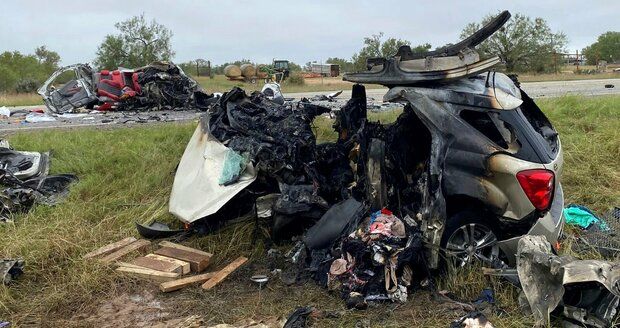Pronásledování pašeráka lidí skončilo tragédií: Nehoda v Texasu má osm obětí
