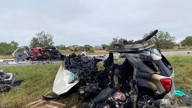 Osm lidí zahynulo na dálnici v americkém státě Texas, když tam havaroval muž podezřelý z pašování migrantů, který ujížděl před policií.